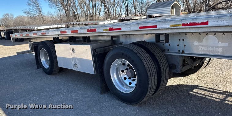 image for item FB0588 2021 Doonan  flatbed trailer