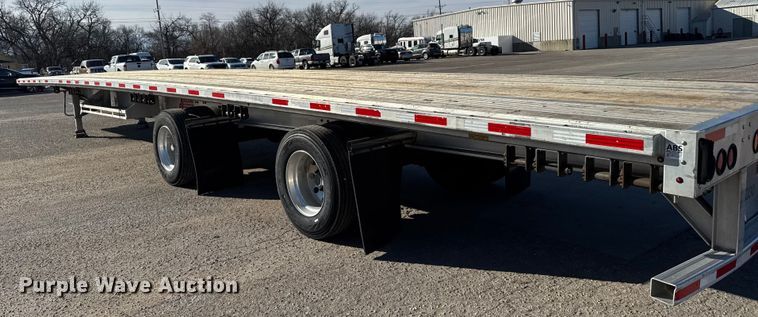 image for item FB0589 2021 Doonan  flatbed trailer