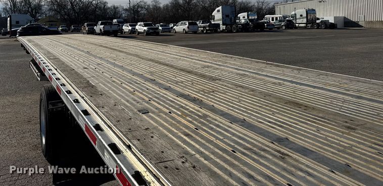 image for item FB0589 2021 Doonan  flatbed trailer