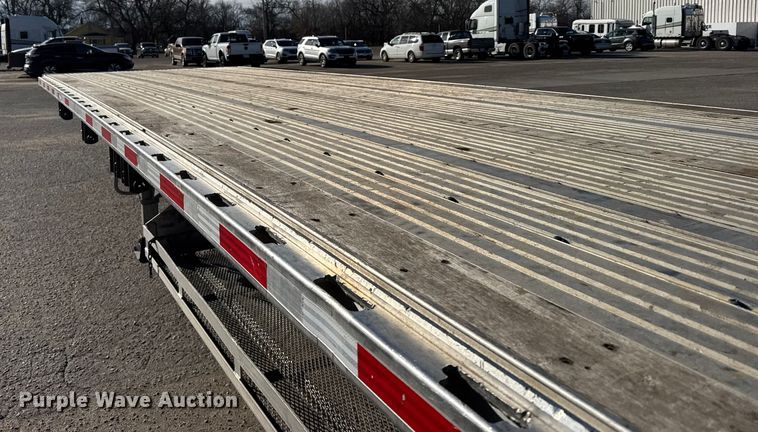 image for item FB0589 2021 Doonan  flatbed trailer