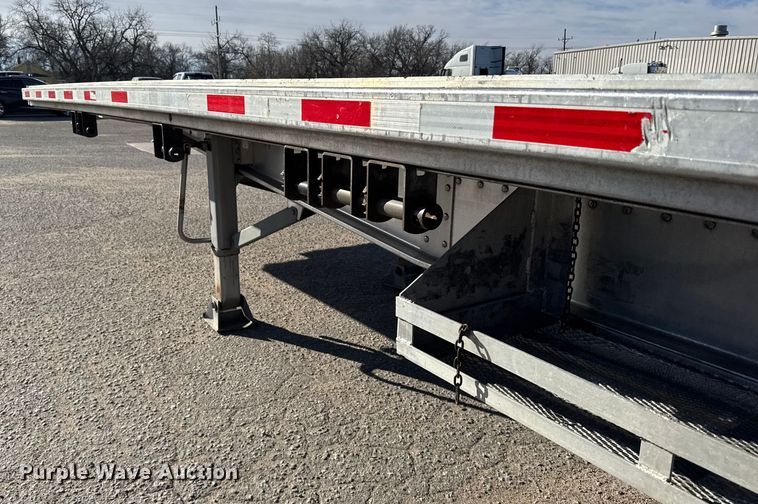 image for item FB0589 2021 Doonan  flatbed trailer