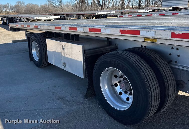 image for item FB0589 2021 Doonan  flatbed trailer
