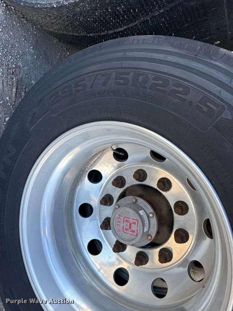 image for item FB0589 2021 Doonan  flatbed trailer