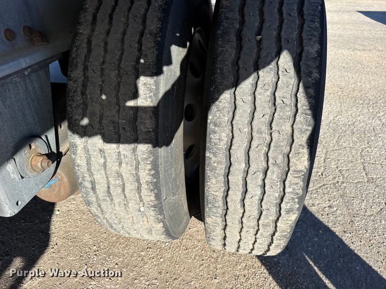 image for item FB0589 2021 Doonan  flatbed trailer