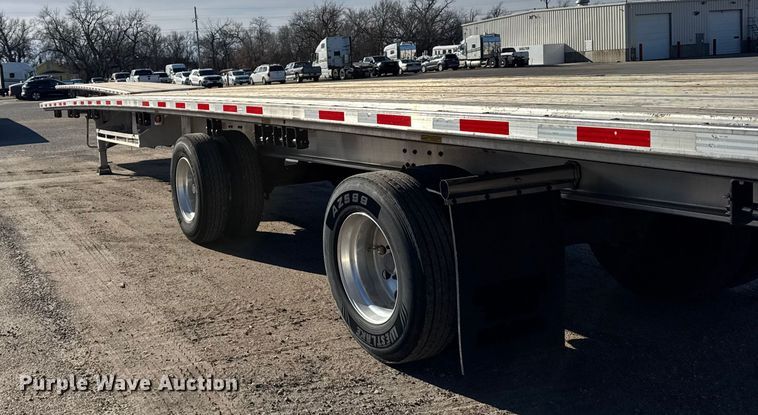 image for item FB0590 2021 Doonan  flatbed trailer