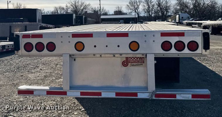 image for item FB0592 2021 Doonan  flatbed trailer