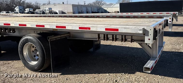 image for item FB0592 2021 Doonan  flatbed trailer