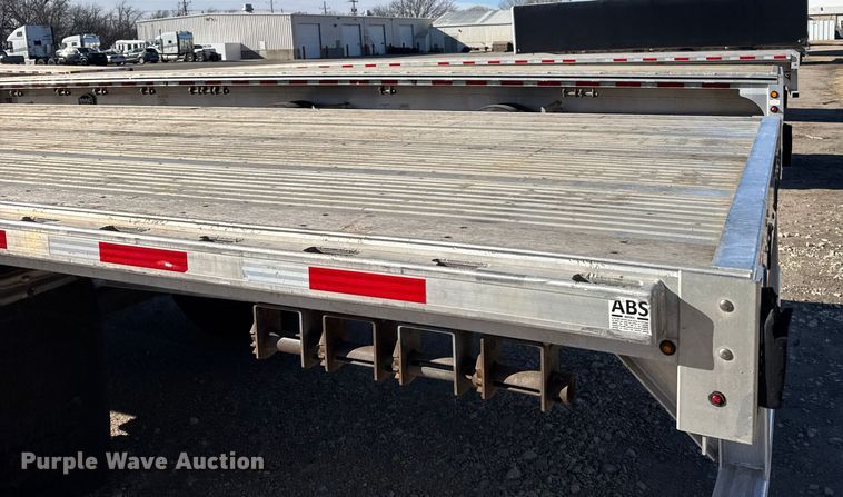 image for item FB0592 2021 Doonan  flatbed trailer