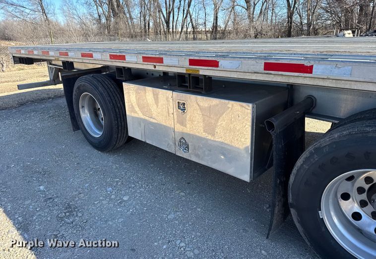 image for item FB0592 2021 Doonan  flatbed trailer