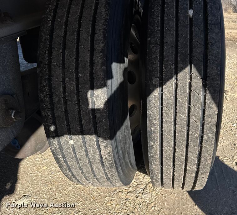 image for item FB0592 2021 Doonan  flatbed trailer