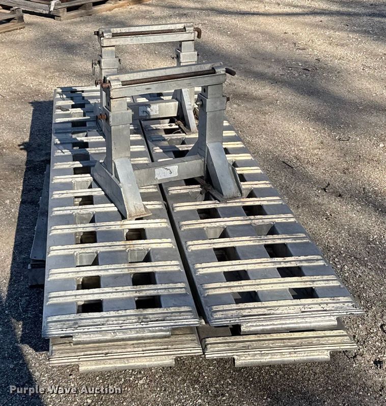 image for item FB0596 (4) drop deck trailer ramps with connector