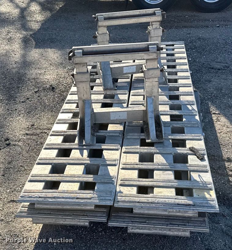 image for item FB0596 (4) drop deck trailer ramps with connector