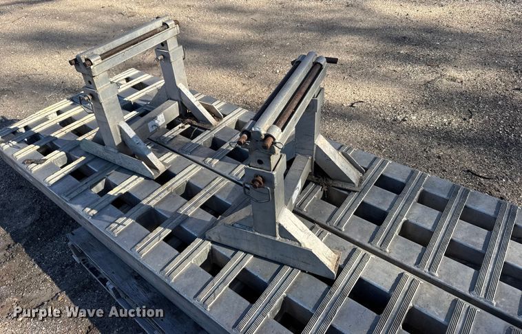 image for item FB0596 (4) drop deck trailer ramps with connector