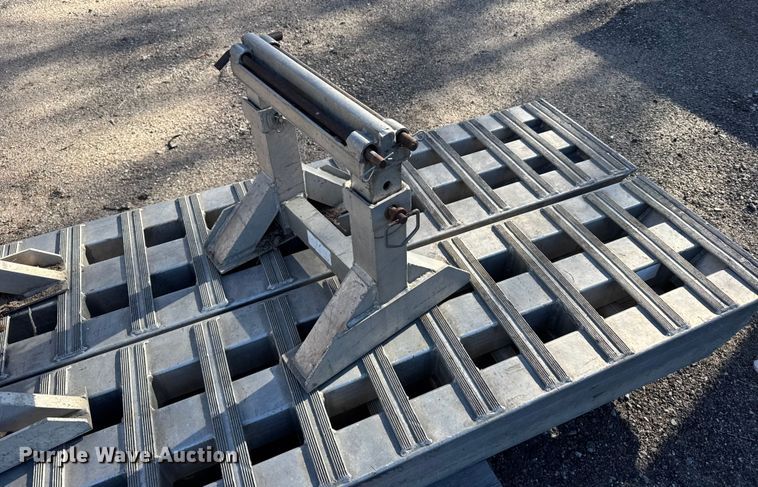 image for item FB0596 (4) drop deck trailer ramps with connector