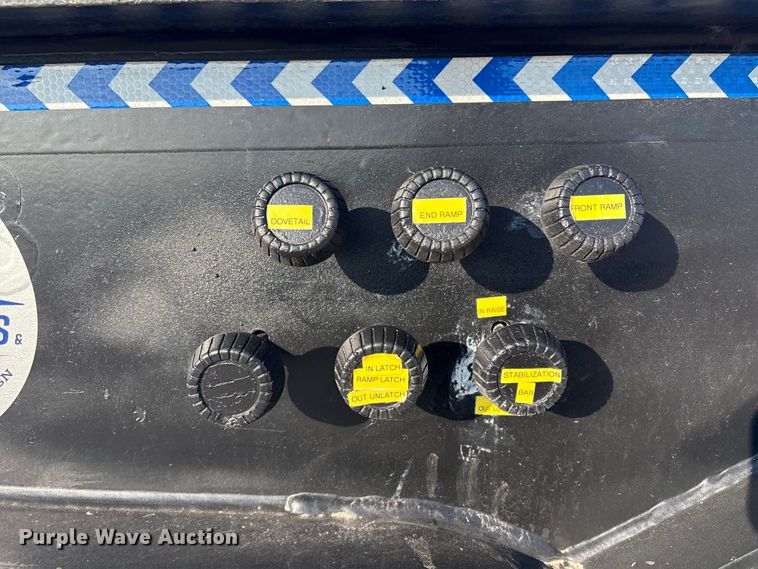 image for item FI0120 2001 Trail King TK70HT-482 Equipment Trailer