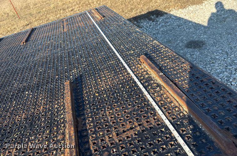 image for item FI0120 2001 Trail King TK70HT-482 Equipment Trailer