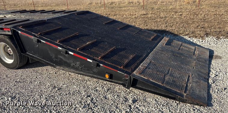 image for item FI0120 2001 Trail King TK70HT-482 Equipment Trailer