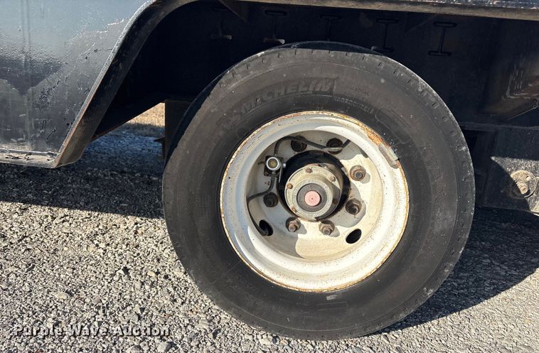 image for item FI0120 2001 Trail King TK70HT-482 Equipment Trailer