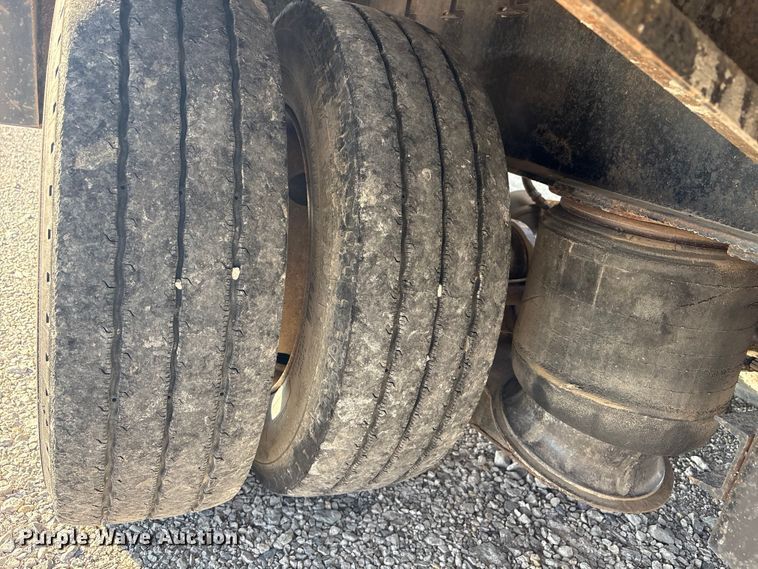 image for item FI0120 2001 Trail King TK70HT-482 Equipment Trailer