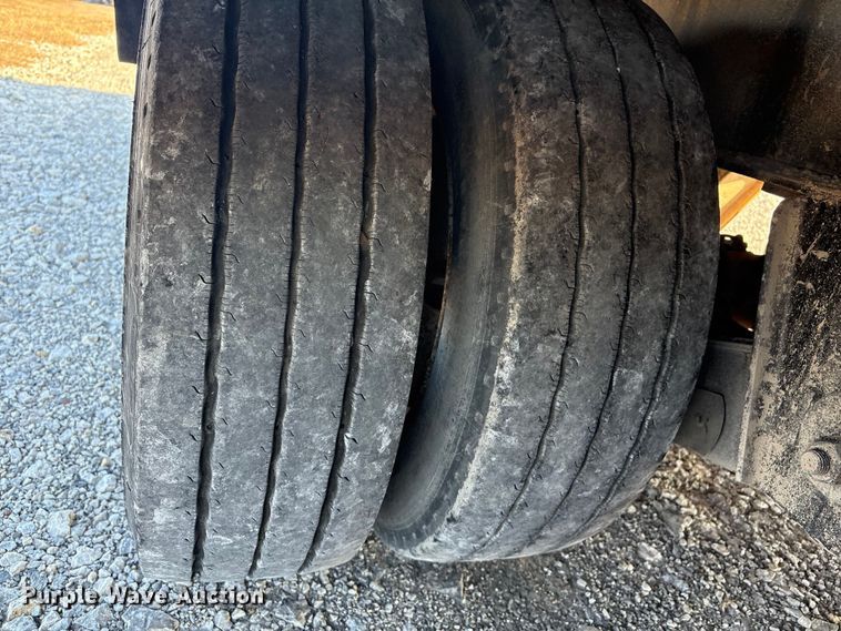 image for item FI0120 2001 Trail King TK70HT-482 Equipment Trailer