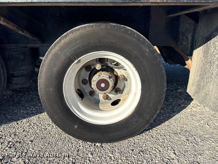 image for item FI0120 2001 Trail King TK70HT-482 Equipment Trailer