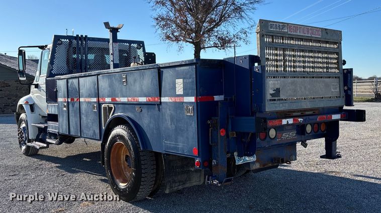 image for item FI1572 2010 International DuraStar 4300 flatbed truck