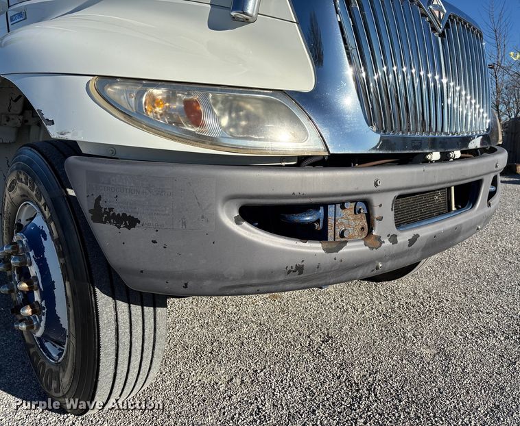 image for item FI1572 2010 International DuraStar 4300 flatbed truck