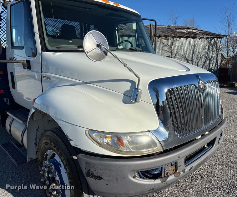 image for item FI1572 2010 International DuraStar 4300 flatbed truck