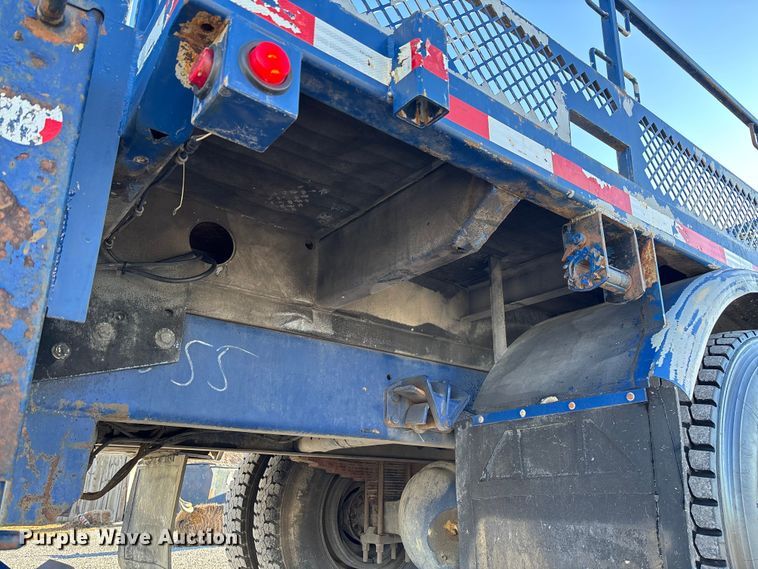 image for item FI1572 2010 International DuraStar 4300 flatbed truck