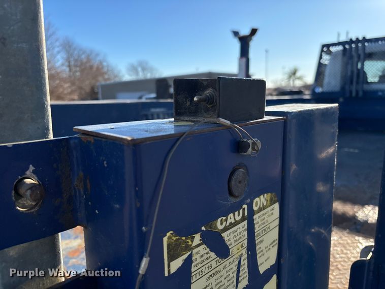 image for item FI1572 2010 International DuraStar 4300 flatbed truck