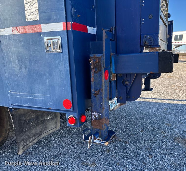 image for item FI1572 2010 International DuraStar 4300 flatbed truck