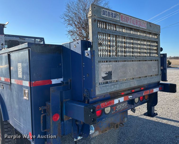 image for item FI1572 2010 International DuraStar 4300 flatbed truck