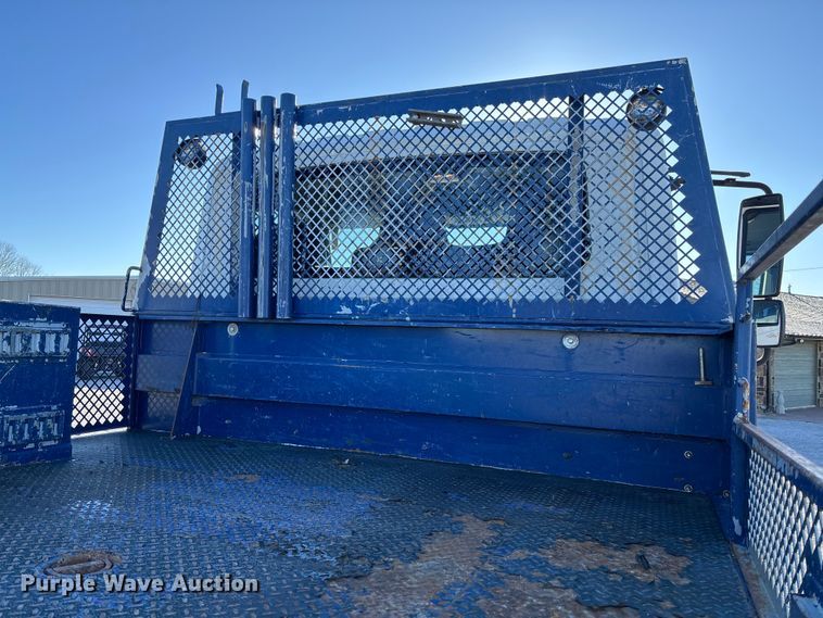 image for item FI1572 2010 International DuraStar 4300 flatbed truck