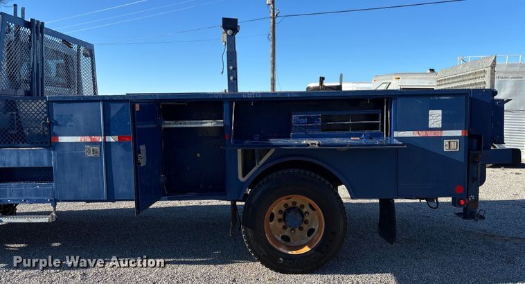 image for item FI1572 2010 International DuraStar 4300 flatbed truck