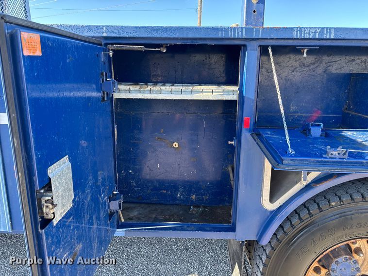 image for item FI1572 2010 International DuraStar 4300 flatbed truck