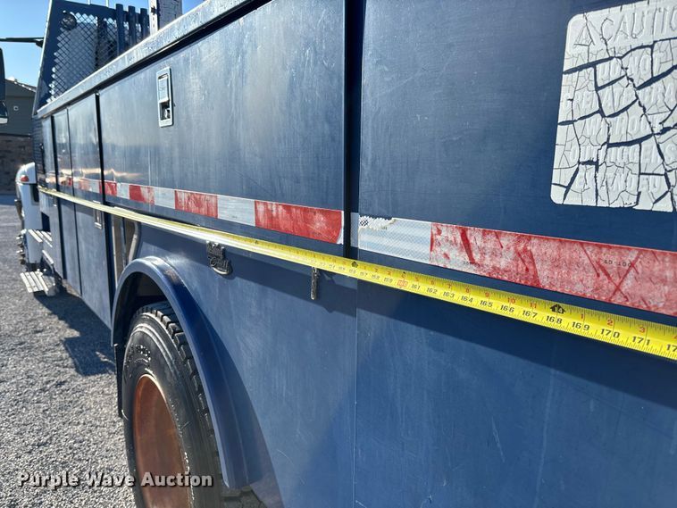 image for item FI1572 2010 International DuraStar 4300 flatbed truck