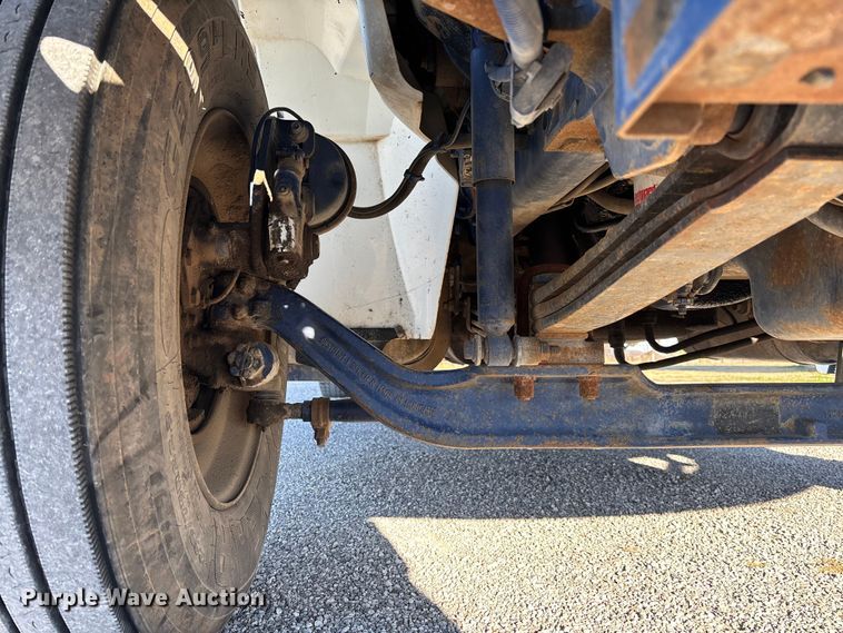 image for item FI1572 2010 International DuraStar 4300 flatbed truck