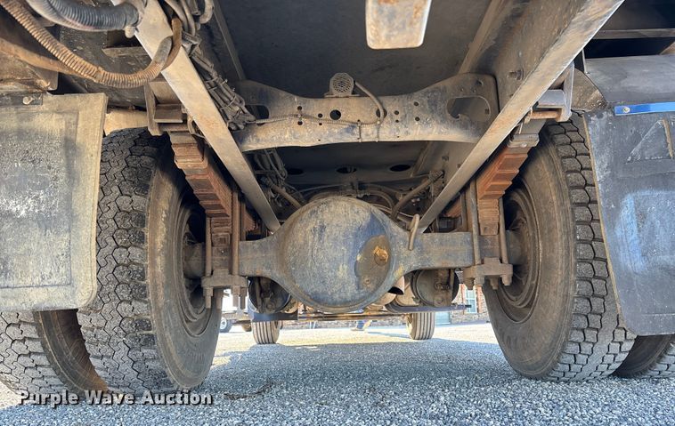 image for item FI1572 2010 International DuraStar 4300 flatbed truck