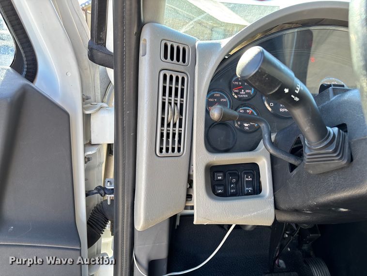 image for item FI1572 2010 International DuraStar 4300 flatbed truck