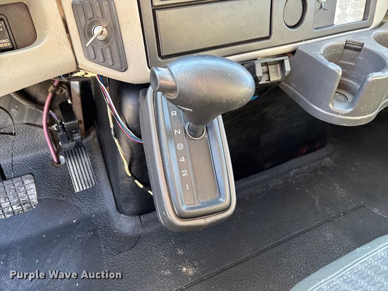 image for item FI1572 2010 International DuraStar 4300 flatbed truck