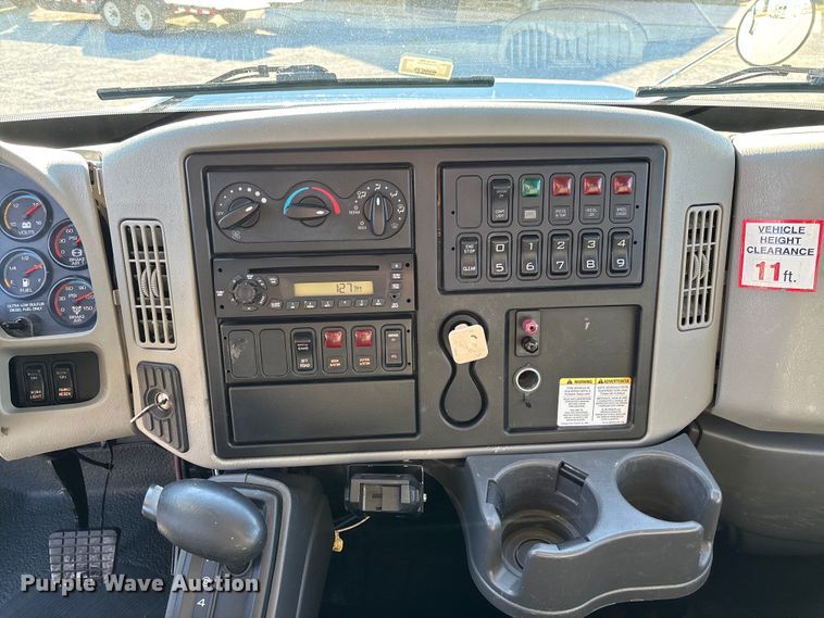 image for item FI1572 2010 International DuraStar 4300 flatbed truck