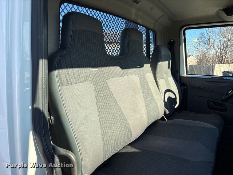 image for item FI1572 2010 International DuraStar 4300 flatbed truck