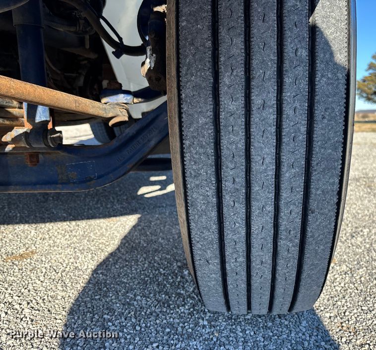 image for item FI1572 2010 International DuraStar 4300 flatbed truck