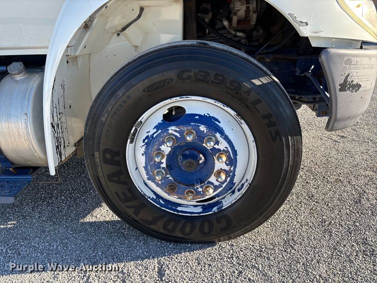 image for item FI1572 2010 International DuraStar 4300 flatbed truck