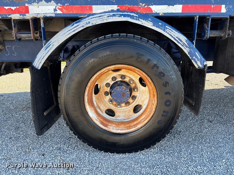 image for item FI1572 2010 International DuraStar 4300 flatbed truck