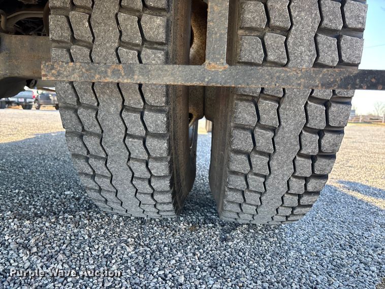 image for item FI1572 2010 International DuraStar 4300 flatbed truck