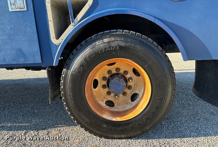 image for item FI1572 2010 International DuraStar 4300 flatbed truck