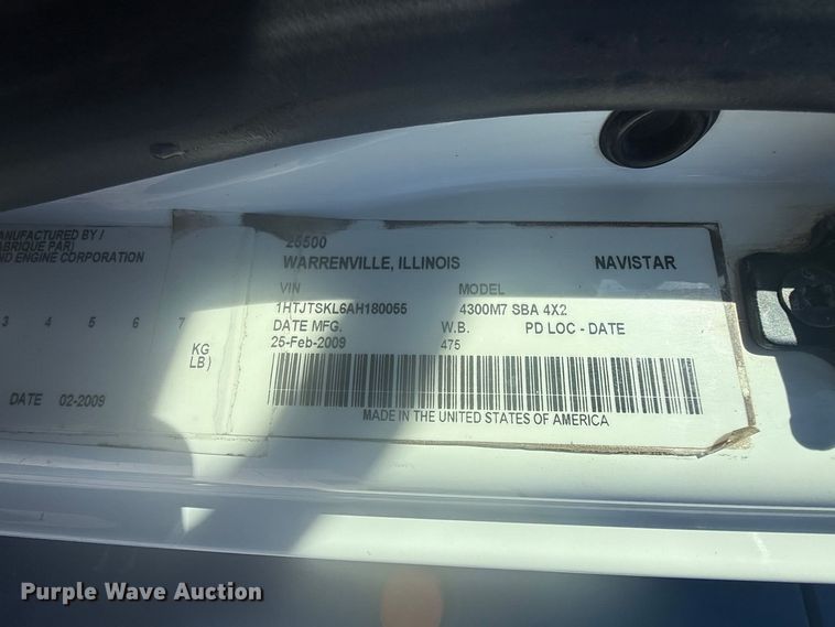 image for item FI1572 2010 International DuraStar 4300 flatbed truck