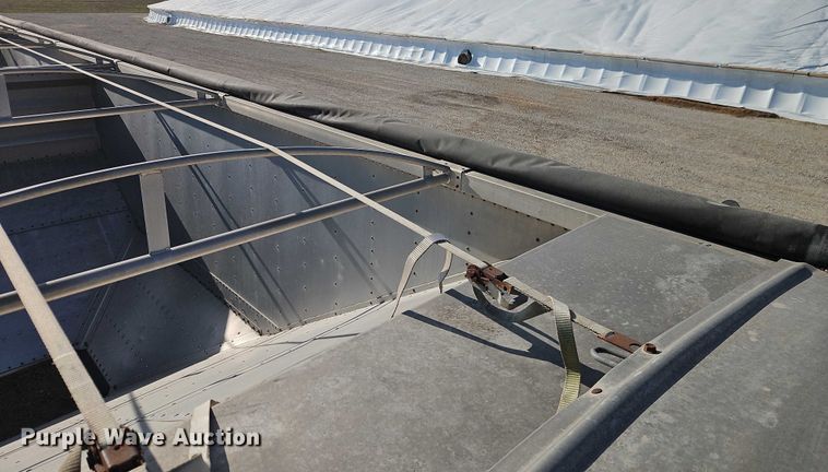 image for item FN5505 2002 Wilson Trailers DWH-400 grain trailer