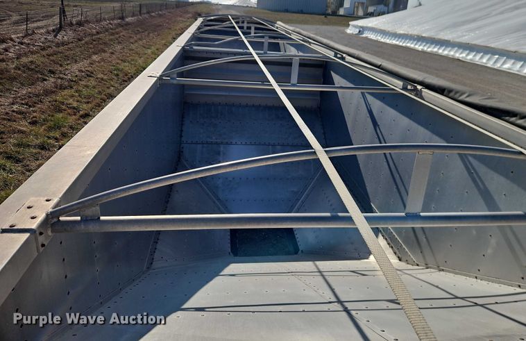 image for item FN5505 2002 Wilson Trailers DWH-400 grain trailer